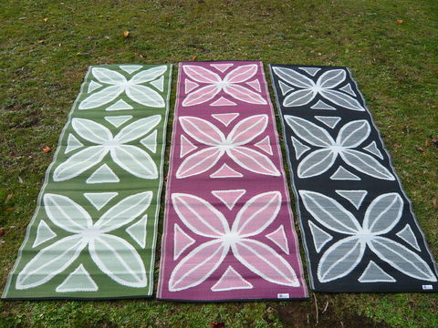 Big Flower Runner